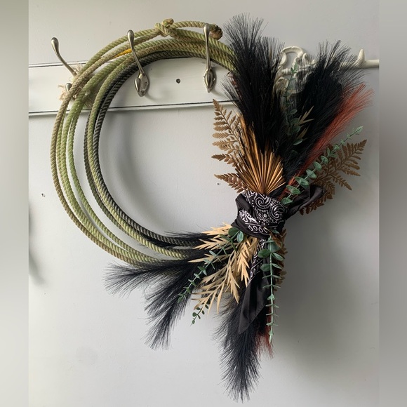 Handmade Rope Wreath - Picture 1 of 2
